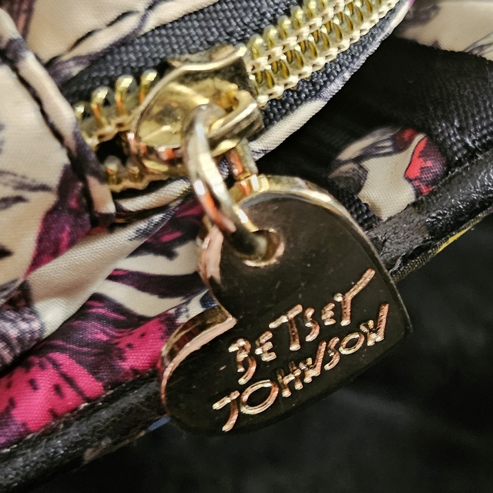 Betsey Johnson Floral Garden Moth Makeup Pouch With Detachable Mini Pouch - Picture 2 of 16